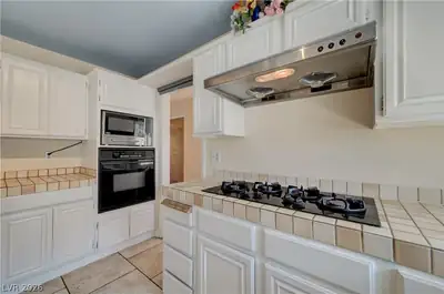 4071 Radbourne Avenue, Las Vegas, NV 89121 Kitchen