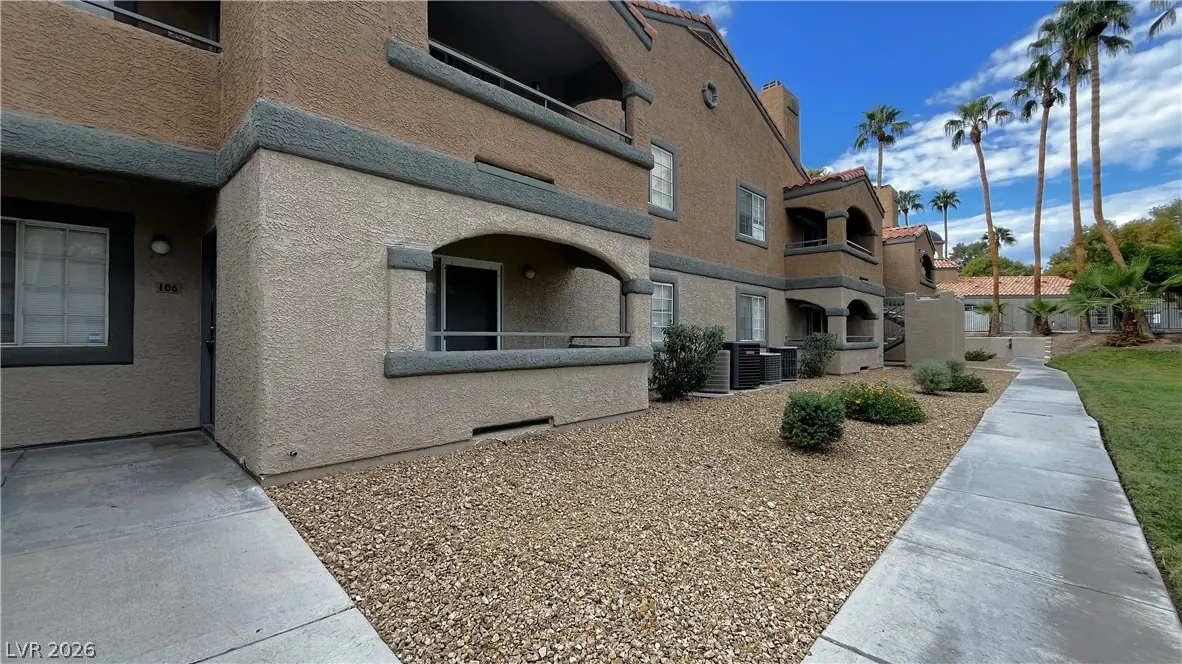 5260 MISSION MONTEREY Lane 106, Las Vegas, NV 89107