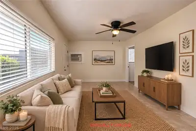 305 North 15th Street D, Las Vegas, NV 89101 Living Room