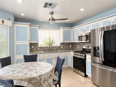 3925 Lilac Haze Street, Las Vegas, NV 89147 Kitchen