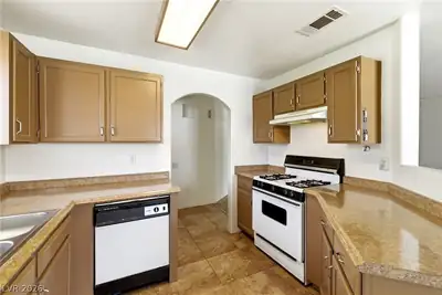 698 South Racetrack Road 823, Henderson, NV 89015 Kitchen