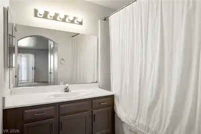 698 South Racetrack Road 823, Henderson, NV 89015 Primary Bathroom