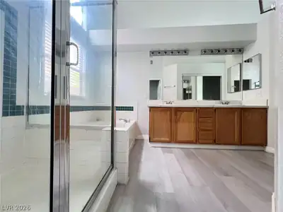 1969 Evening Glow Drive, Las Vegas, NV 89134 Primary Bathroom