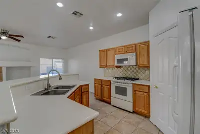 8758 Tom Noon Avenue 103, Las Vegas, NV 89178 Kitchen