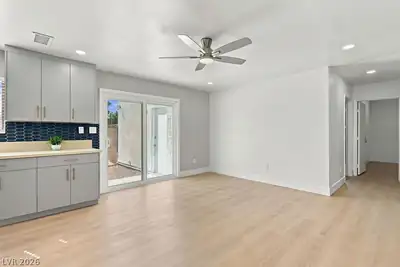 3731 West Moberly Avenue, Las Vegas, NV 89139 Dining Area
