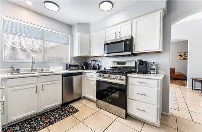 4605 Possum Berry Lane, North Las Vegas, NV 89081 Kitchen