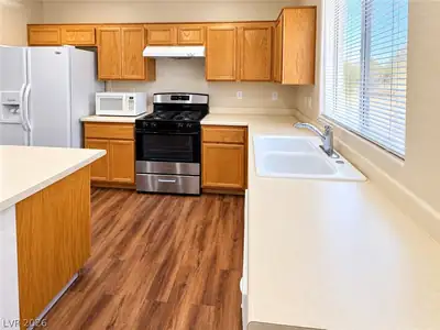 6378 Wild Chive Avenue, Las Vegas, NV 89122 Kitchen