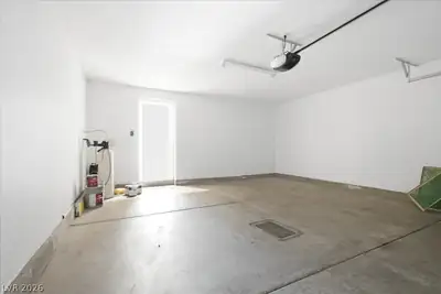 6255 West Arby Avenue 210, Las Vegas, NV 89118 Garage