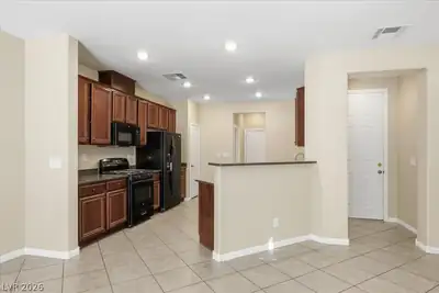 6255 West Arby Avenue 210, Las Vegas, NV 89118 Kitchen