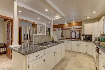 3380 Camino Gardens Way, Las Vegas, NV 89146 Kitchen