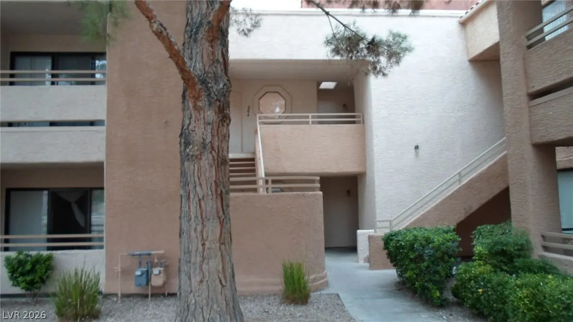 5030 Rainbow Boulevard 205, Las Vegas, NV 89118