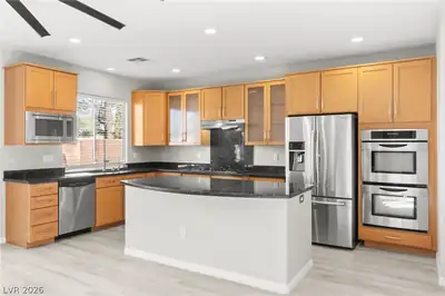 228 Uccello Drive, Las Vegas, NV 89138 Kitchen