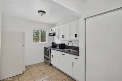 405 North 15th Street, Las Vegas, NV 89101 Kitchen