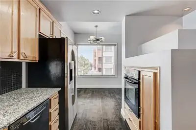 75 East Agate Avenue 303, Las Vegas, NV 89123 Kitchen