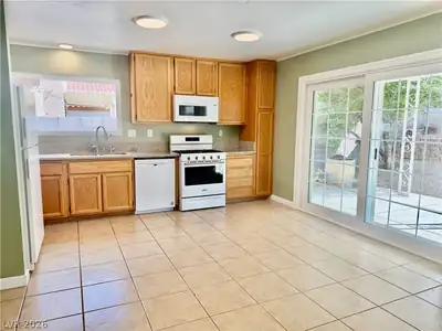 2489 Muirfield Avenue, Henderson, NV 89074 Kitchen