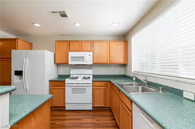 9330 West Maule Avenue 208, Las Vegas, NV 89148 Kitchen