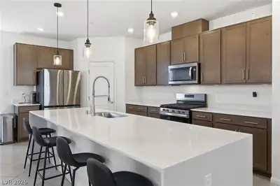 10170 Canyon Mantle Street, Las Vegas, NV 89166 Kitchen