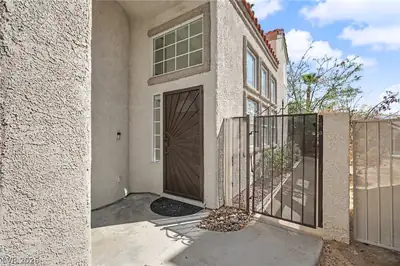1828 Derbyshire Drive, Las Vegas, NV 89117 