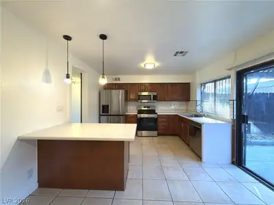 3270 Liahona Way, Las Vegas, NV 89121 Kitchen