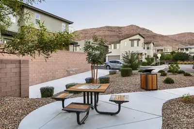 6276 Redstone Hills Drive, Las Vegas, NV 89148 Yard