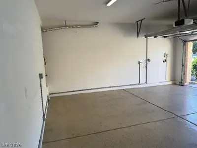 3065 Conquista Court, Las Vegas, NV 89121 Garage