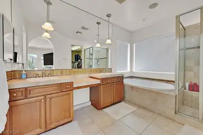 11568 Bradford Commons Drive, Las Vegas, NV 89135 Primary Bathroom