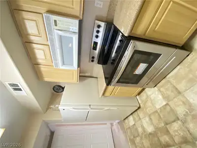 8000 West Badura Avenue 2122, Las Vegas, NV 89113 Kitchen