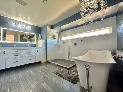 5630 Lion Head Way, Las Vegas, NV 89118 Primary Bathroom