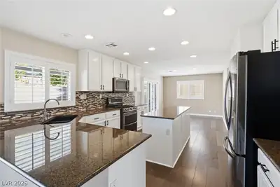 1832 Diamond Bluff Avenue, North Las Vegas, NV 89084 Kitchen