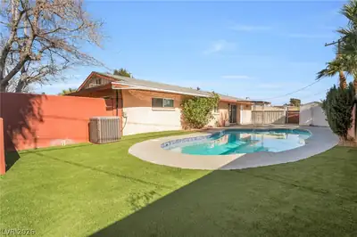 2163 Golden Arrow Drive, Las Vegas, NV 89169 Pool