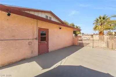 2163 Golden Arrow Drive, Las Vegas, NV 89169 Patio