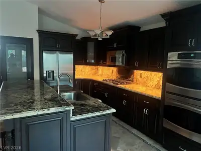 8225 Woodland Prairie Avenue, Las Vegas, NV 89129 Kitchen