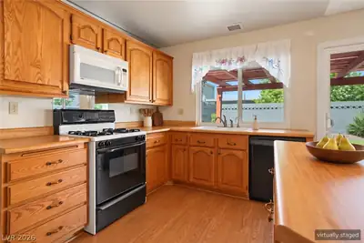 5680 Blossom View Avenue, Las Vegas, NV 89142 Kitchen