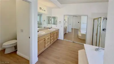 688 Vineland Avenue, Henderson, NV 89052 Primary Bathroom