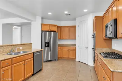 113 Peak Villa Avenue, North Las Vegas, NV 89031 Kitchen