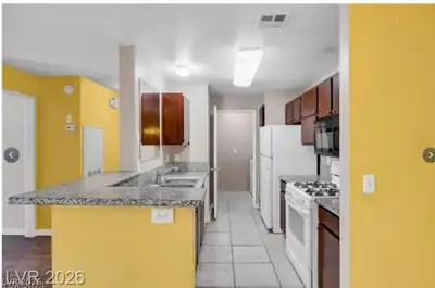 2200 South Fort Apache Road 2175, Las Vegas, NV 89117 Kitchen