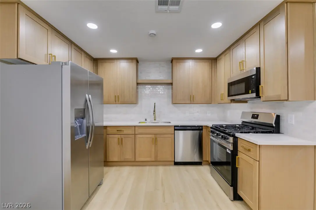 5576 West Rochelle Avenue 25B, Las Vegas, NV 89103