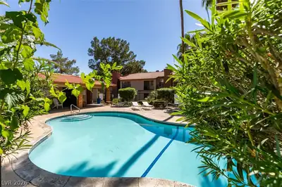5576 West Rochelle Avenue 25B, Las Vegas, NV 89103 Pool