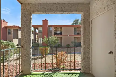 5576 West Rochelle Avenue 13B, Las Vegas, NV 89103 Patio