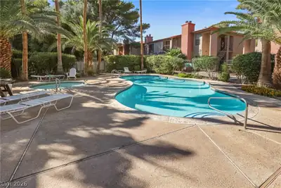 5576 West Rochelle Avenue 13B, Las Vegas, NV 89103 Pool