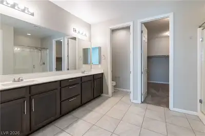 6008 Bugsy Street, North Las Vegas, NV 89081 Primary Bathroom