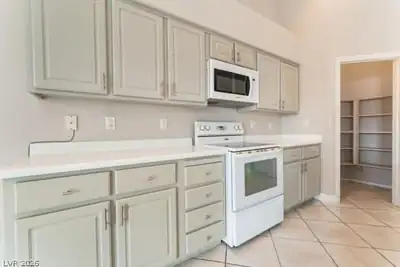 1141 Heaton Avenue, Henderson, NV 89052 Kitchen
