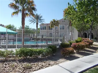 10001 PEACE Way 2265, Las Vegas, NV 89147 Pool