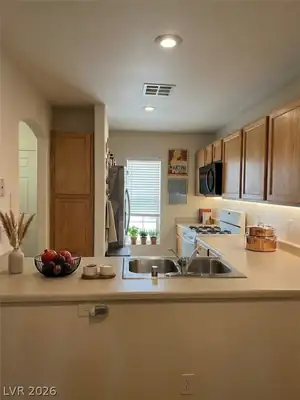 6220 Anticline Avenue, Las Vegas, NV 89139 Kitchen
