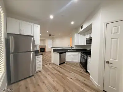 9975 Peace Way 1154, Las Vegas, NV 89147 Kitchen