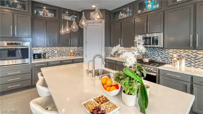 6480 Farness Street, Las Vegas, NV 89135 Kitchen