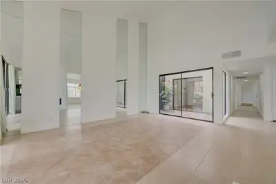 2695 San Lago Court, Las Vegas, NV 89121 Entrance Foyer
