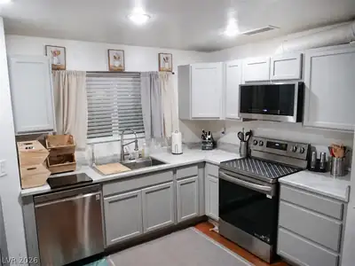 2221 Santa Rosa Drive, Las Vegas, NV 89104 Kitchen
