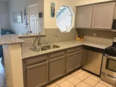 5415 West Harmon Avenue 1164, Las Vegas, NV 89103 Kitchen