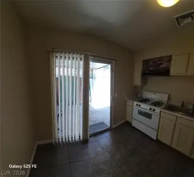 3929 Visby Lane, Las Vegas, NV 89119 Kitchen